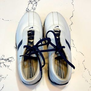 Nike golf shoes size 7 in blue and white